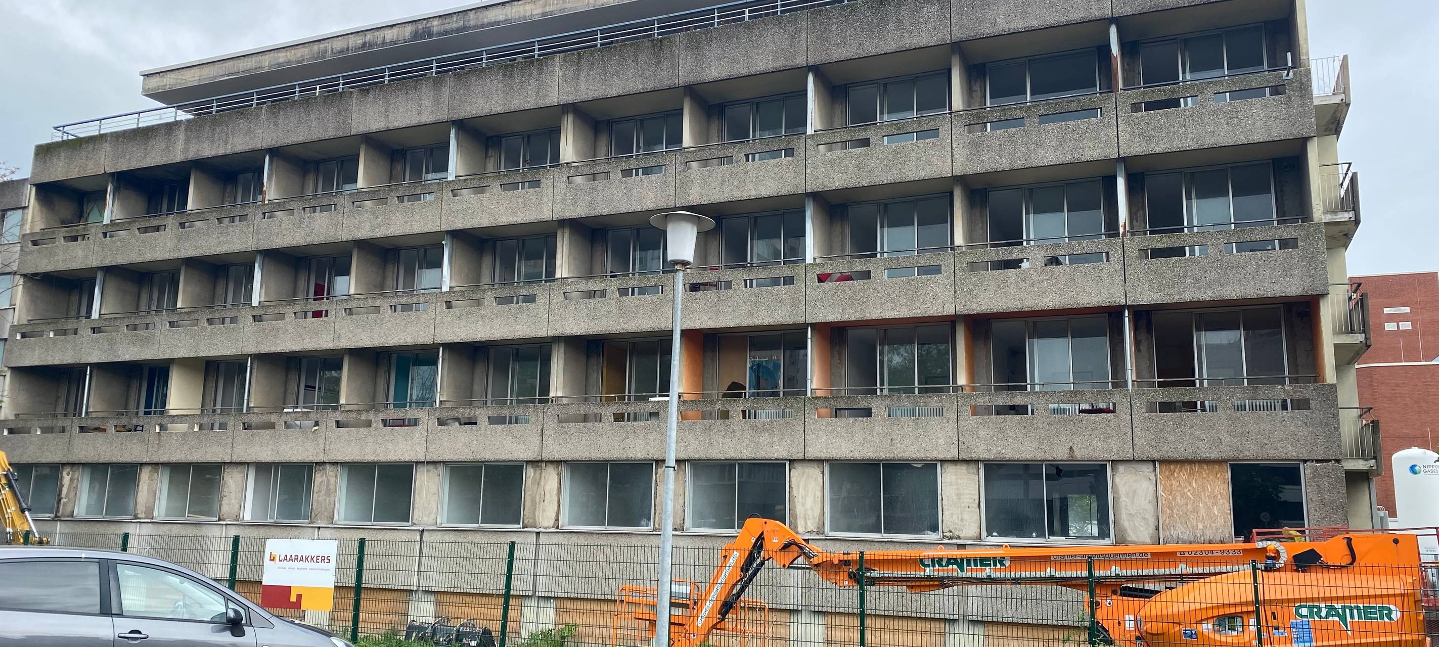 Altes Wohnheim wird dem Erdboden gleich gemacht