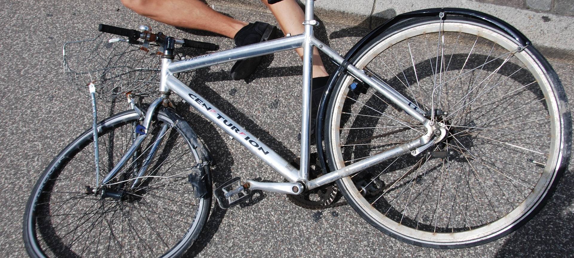 Wesseling: Radfahrer bei Unfall verletzt