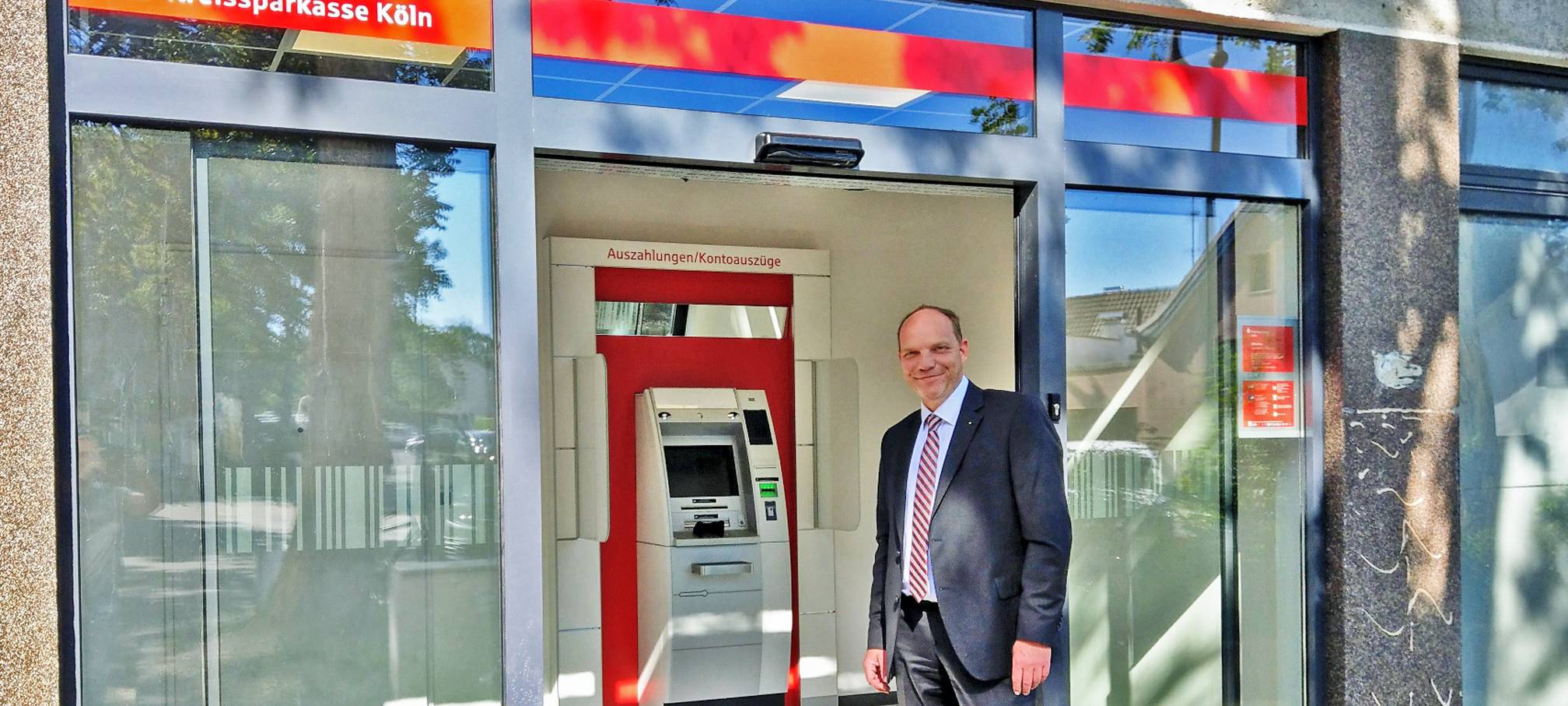 Alt-Hürth: Geldautomat der Kreissparkasse umgezogen
