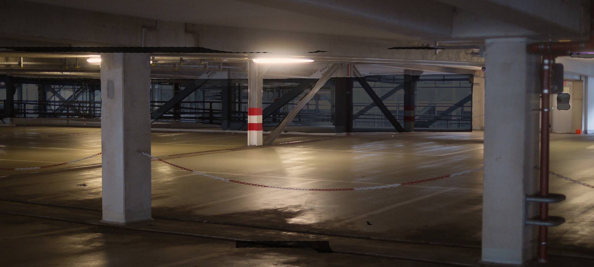 Köln: Drive-In-Ausstellung am Flughafen