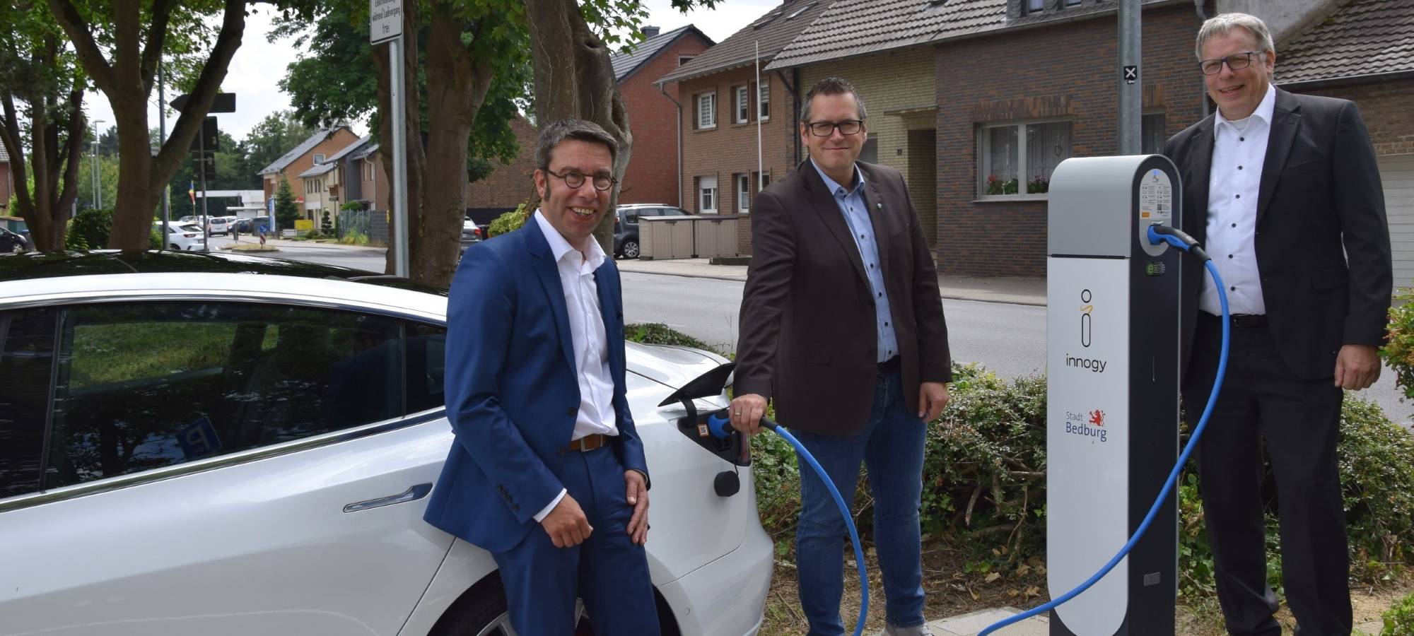 Bedburg: Sieben neue Ladesäulen für E-Autos