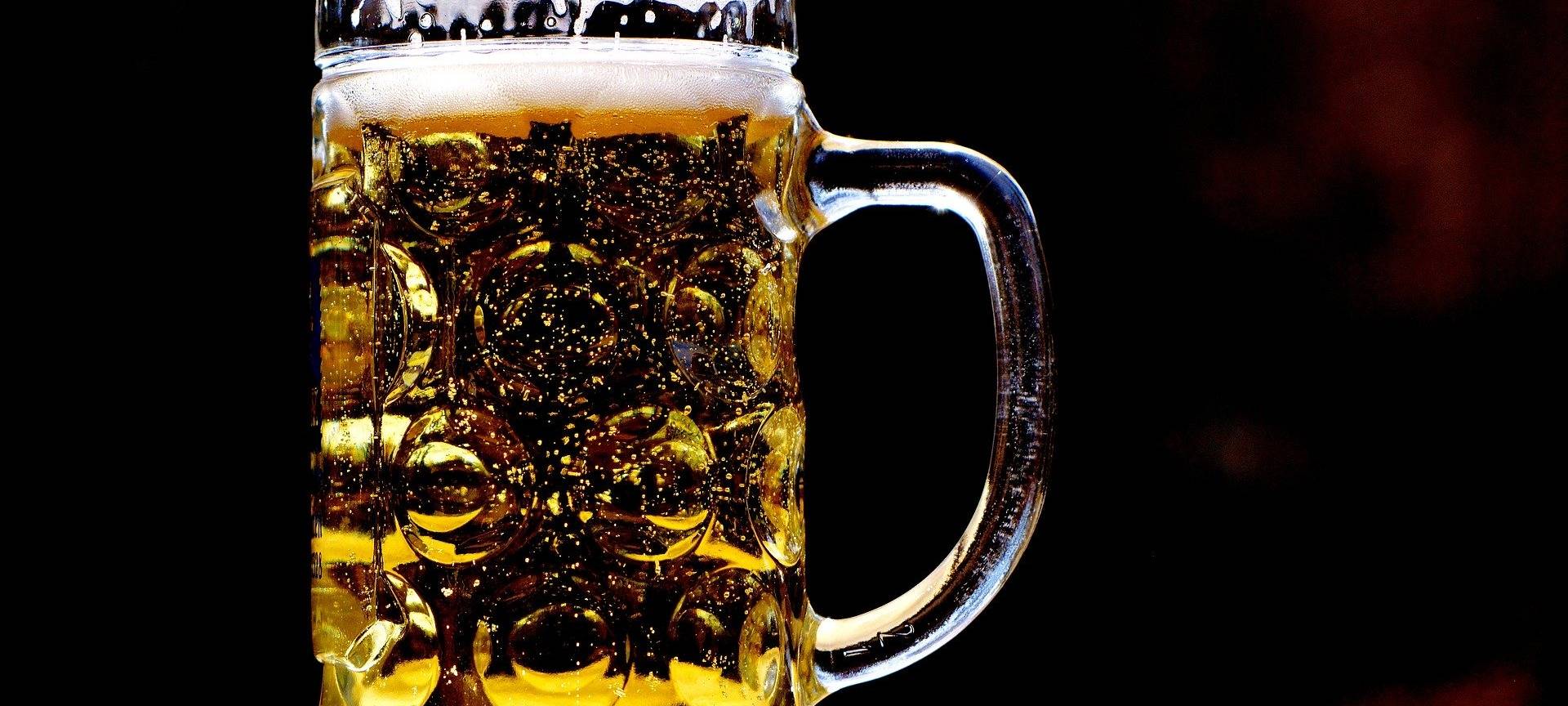 Köln: Stadt testet Corona-Biergarten