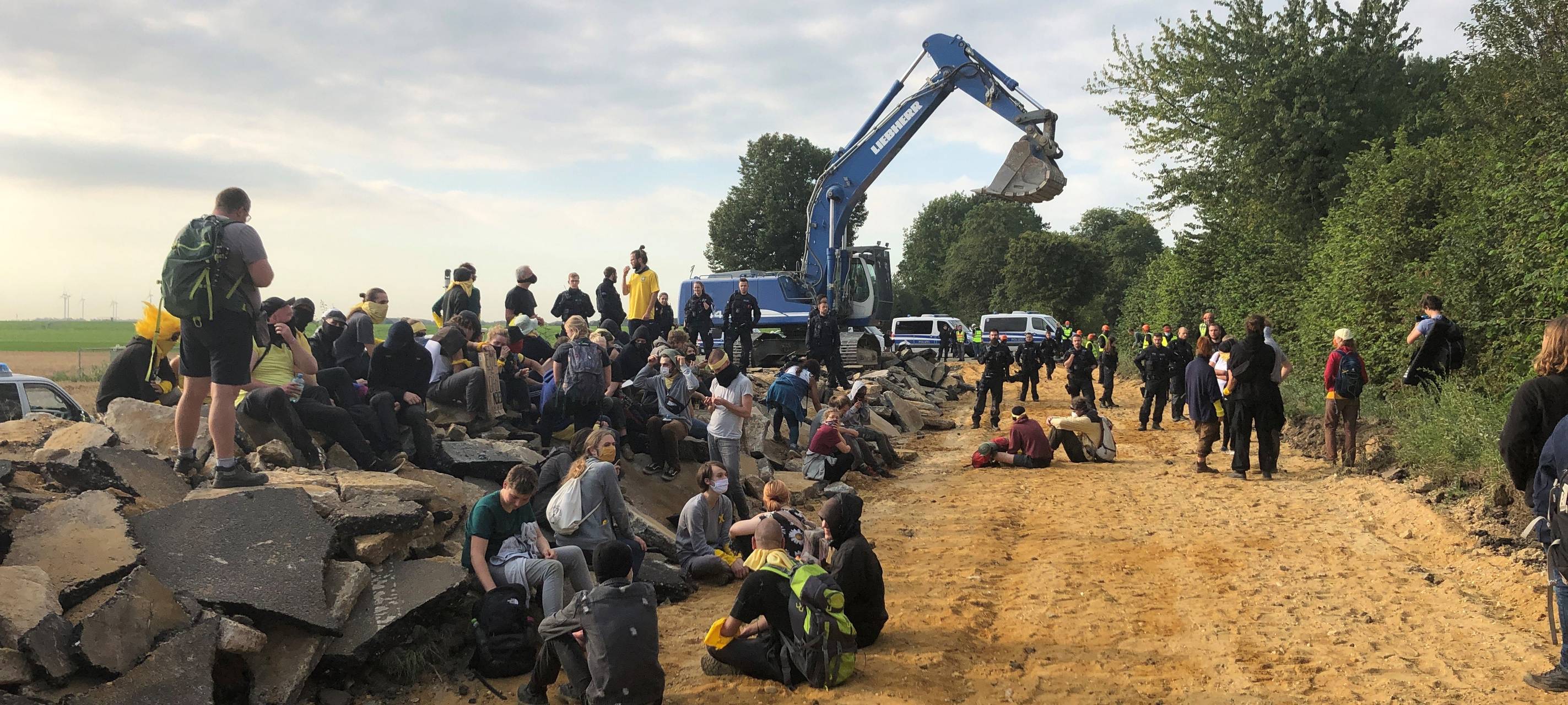 Erkelenz: Dutzende Aktivisten blockieren L277