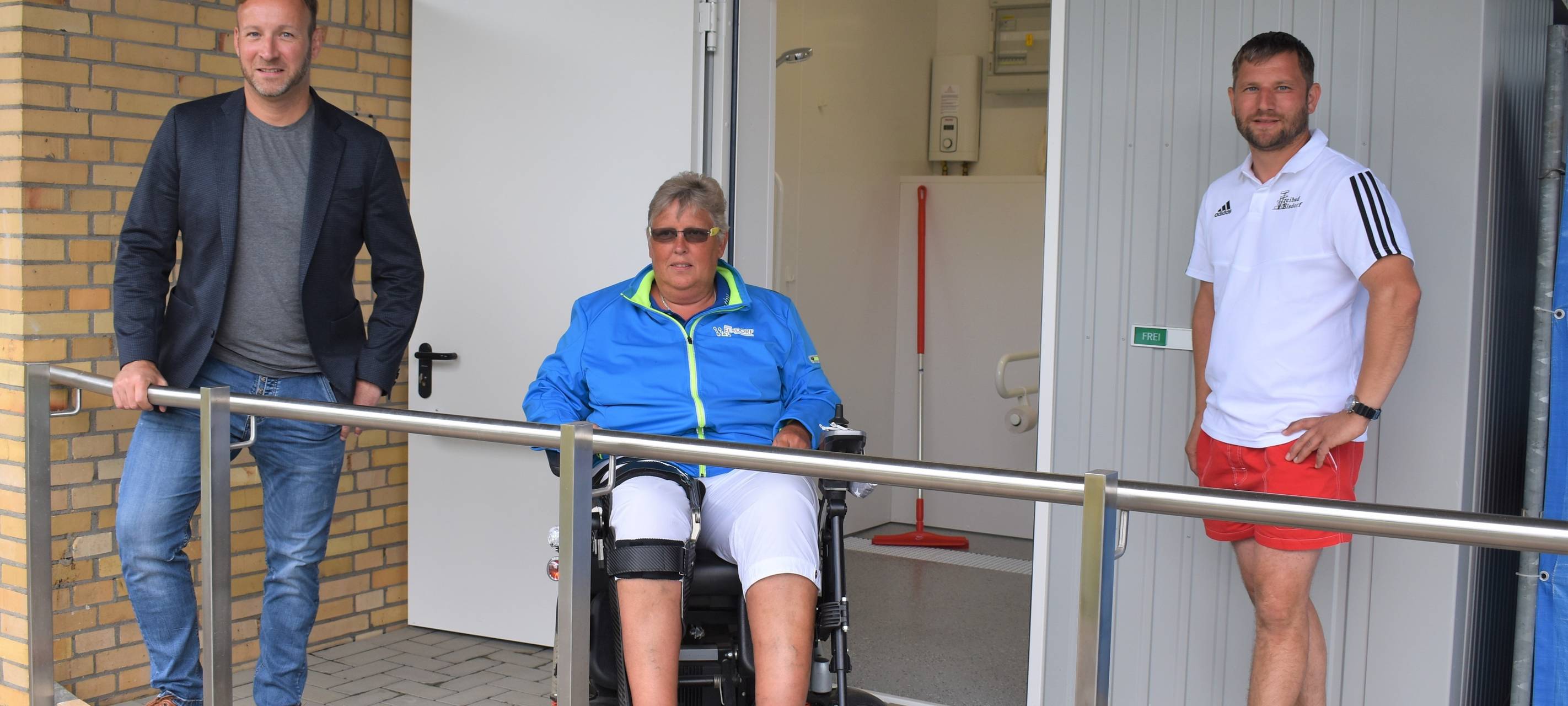 Elsdorf: barrierefreie Dusch- und Toilettenanlage im Freibad