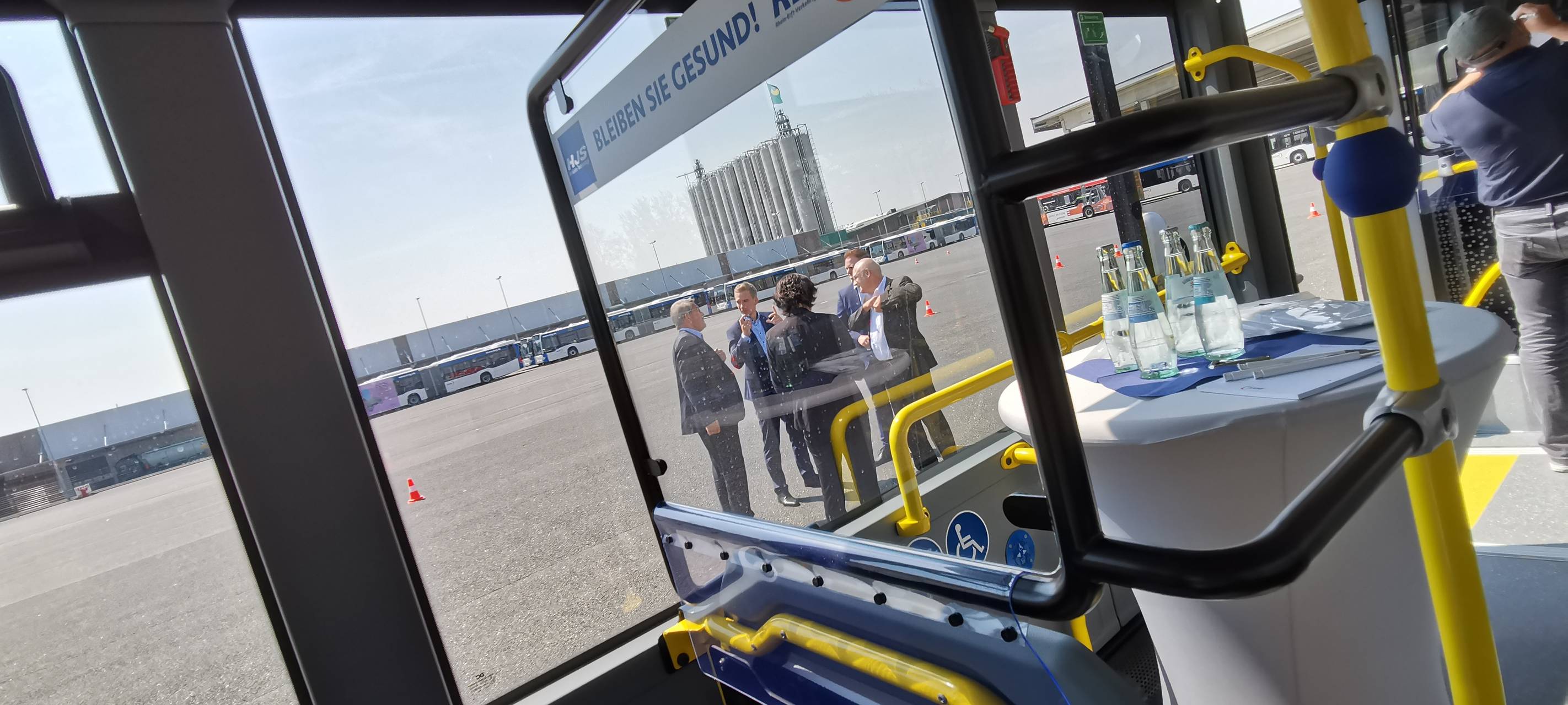 Rhein-Erft: Spuckschutz in Bussen