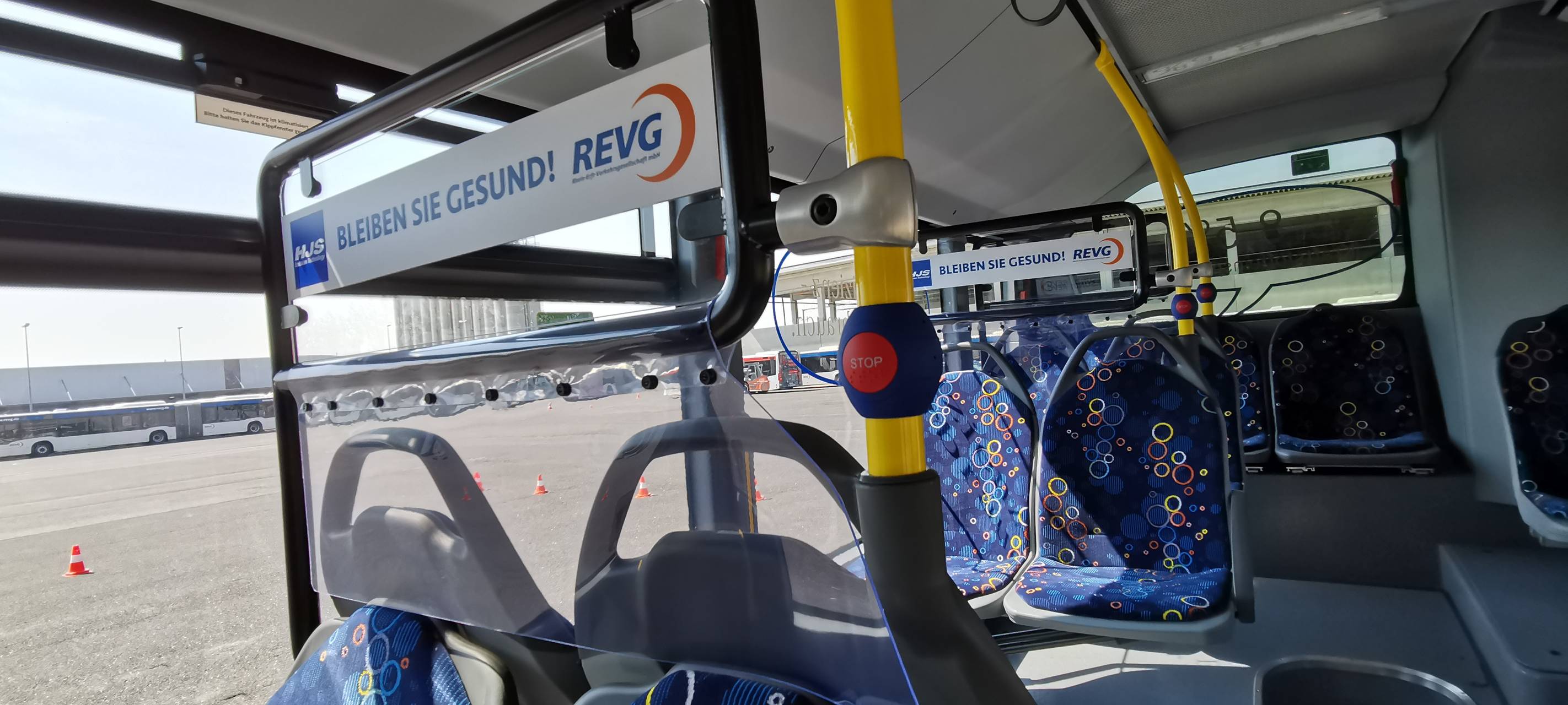 Rhein-Erft: Spuckschutz in Bussen