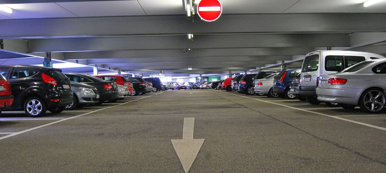 Köln: Tätersuche nach Überfall im Parkhaus
