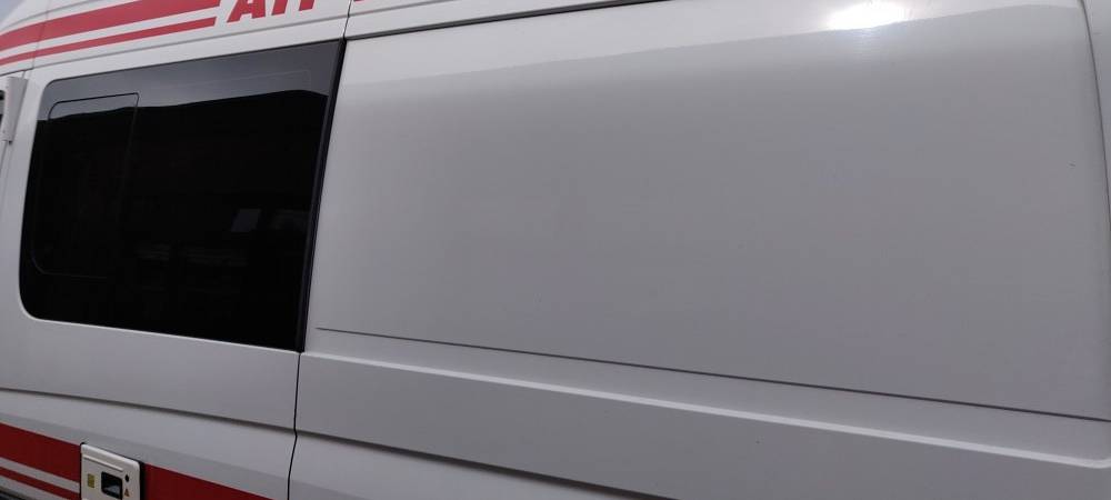 Kerpen: Säure auf Hauswand und Auto
