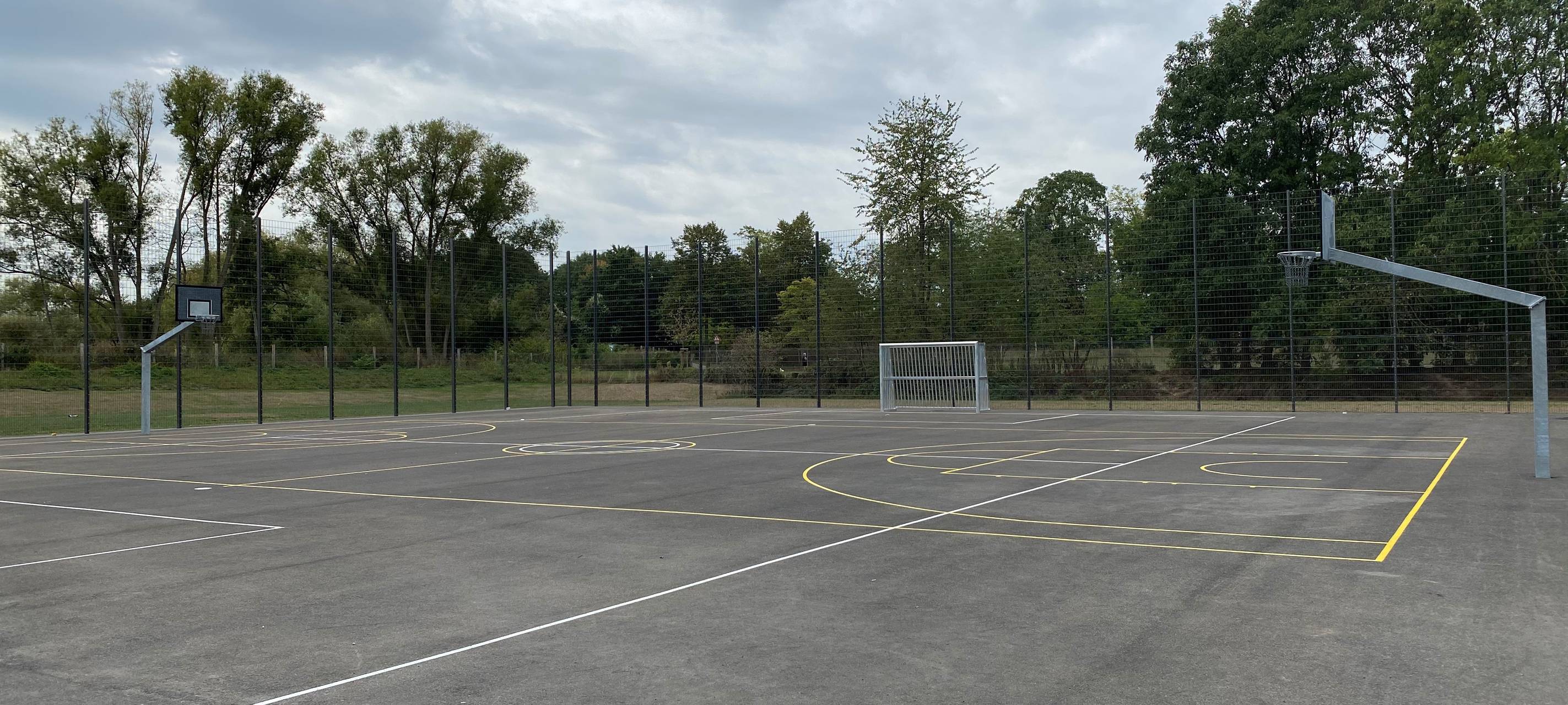 Wesseling: Stadt eröffnet neuen Bolzplatz