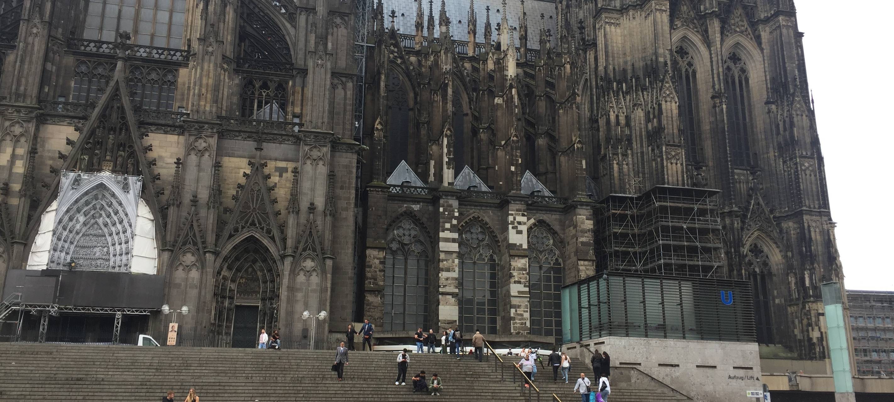 Sperrungen auf Kölner Domplatte