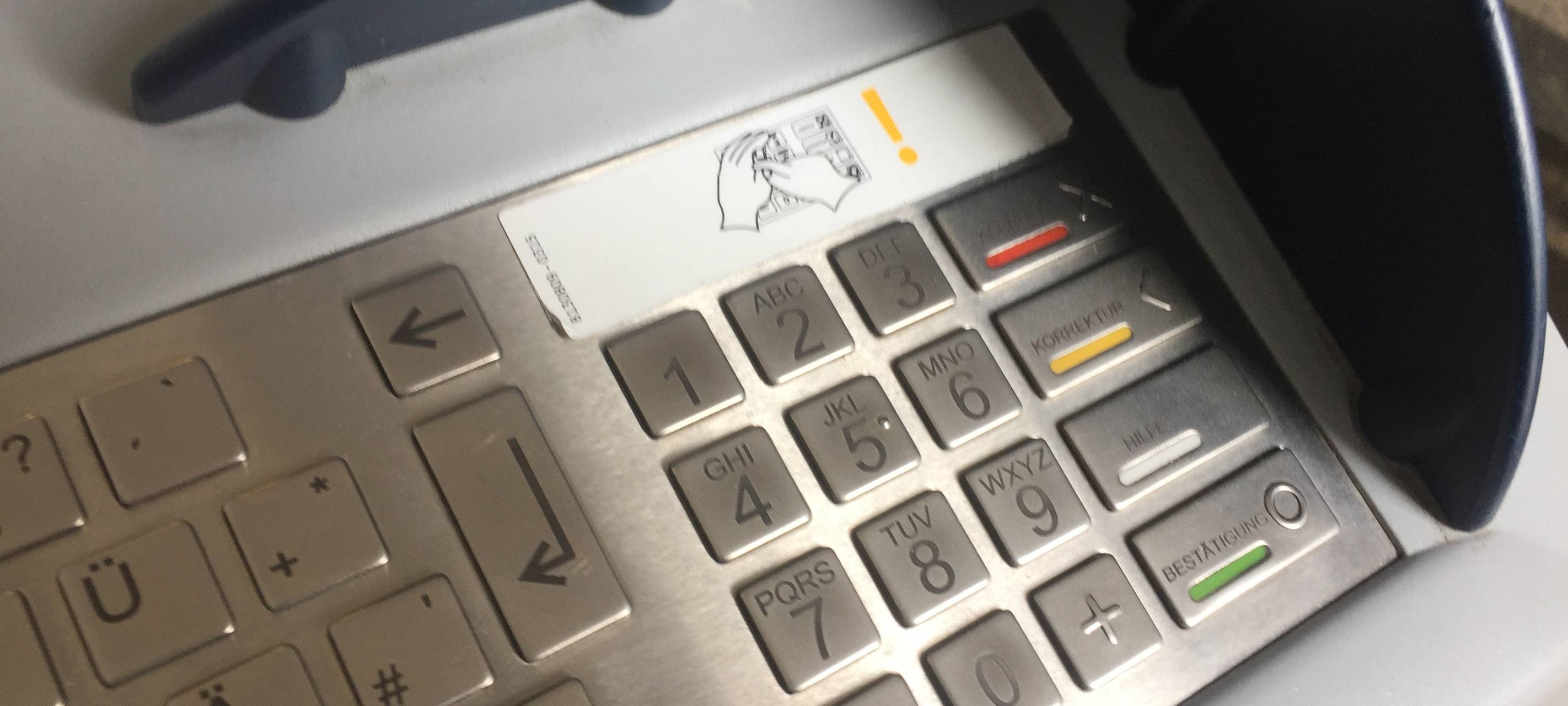 Bank in Bedburg nach Sprengung wieder auf