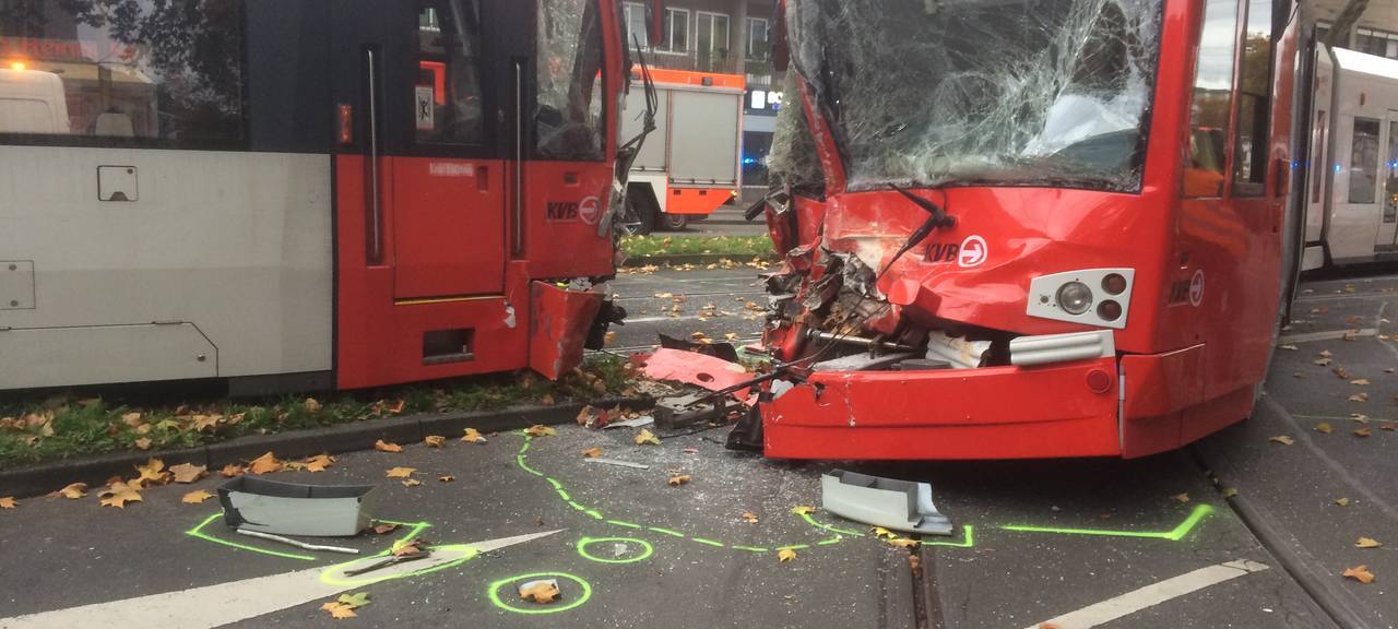 Köln: Ermittlungen gegen Fahrerin nach KVB-Zusammenstoß