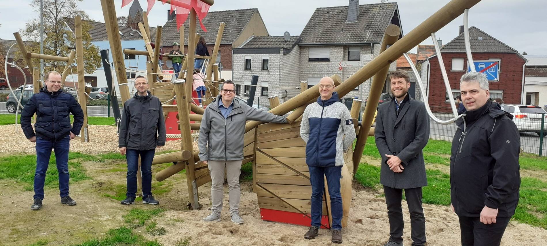 Bedburg: Spielplatz in Kirchtroisdorf fertig