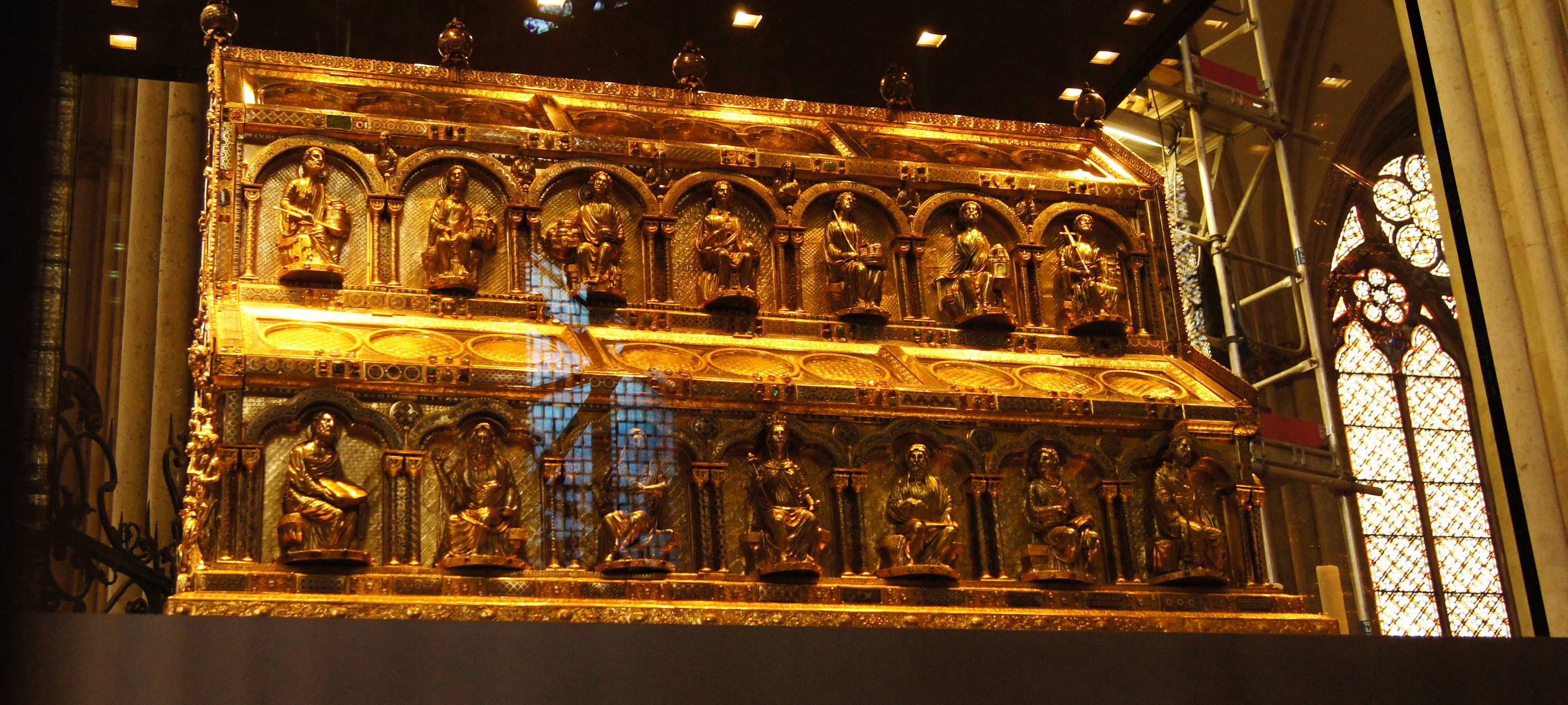 Kölner Dom: Schrein zum Tag der Heiligen Drei Könige offen