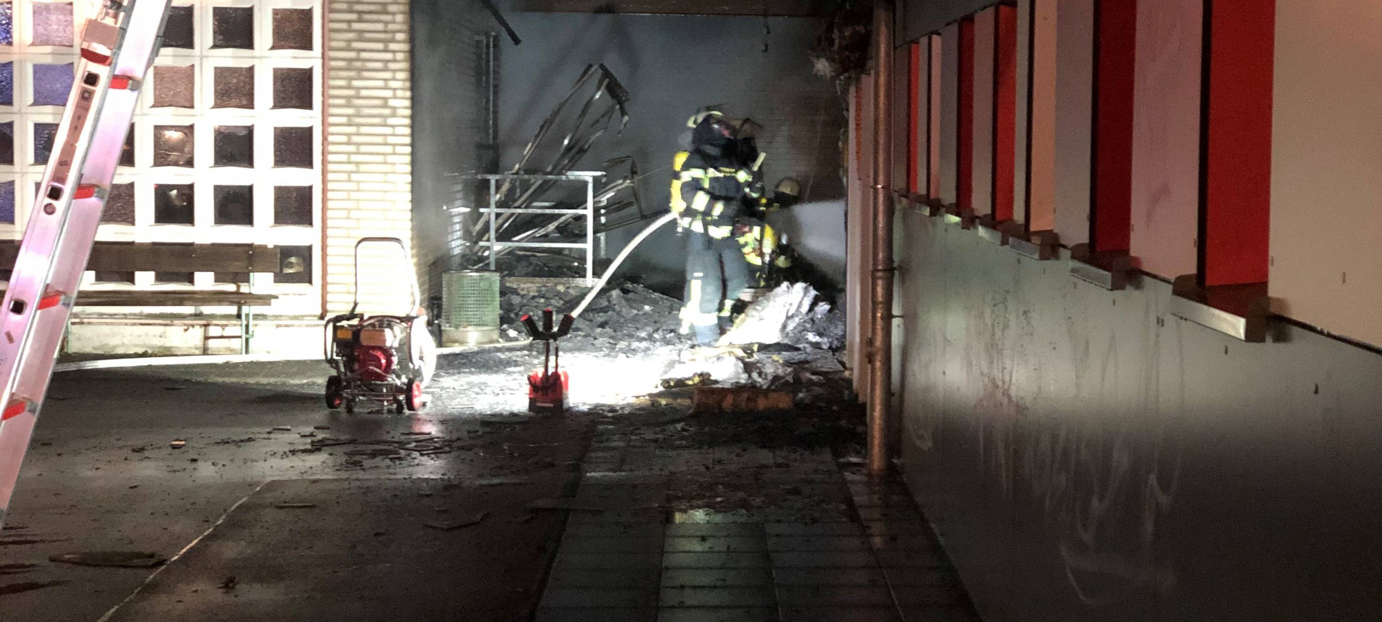 Bergheim: Brandermittler untersuchen Brand in Grundschule