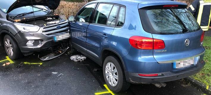 Erftstadt: Unfall auf glatter Straße