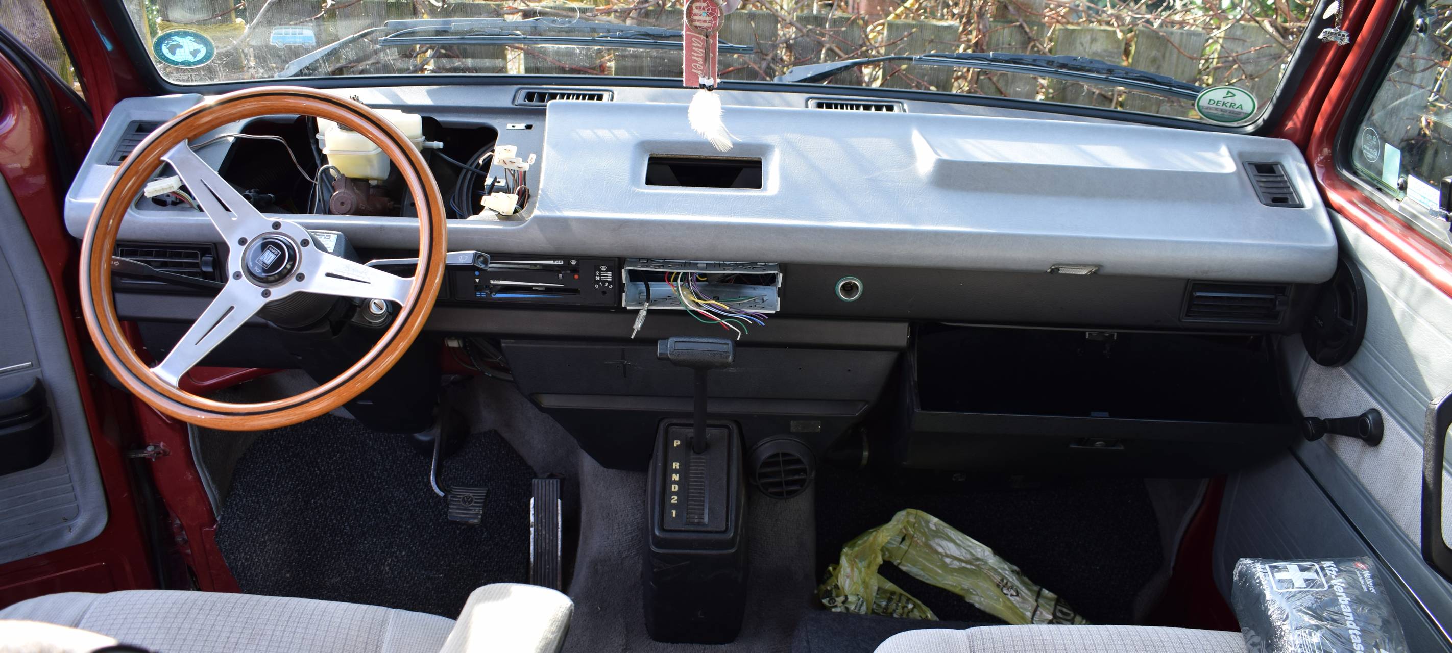 Elsdorf: Unbekannte schlachten Oldtimer aus