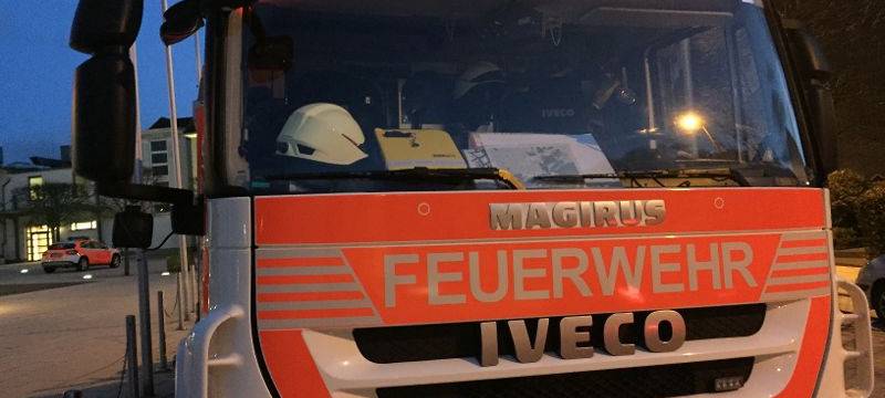 Kölner Feuerwehr rettet Frau aus Flammen