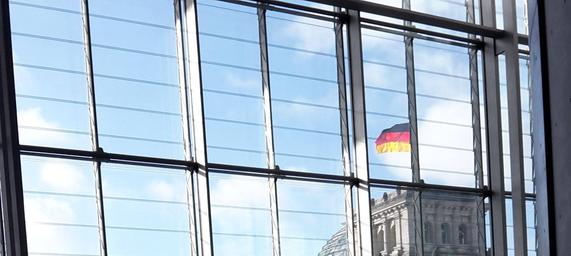 Kippels und Seif müssen zur Vereidigung von AKK