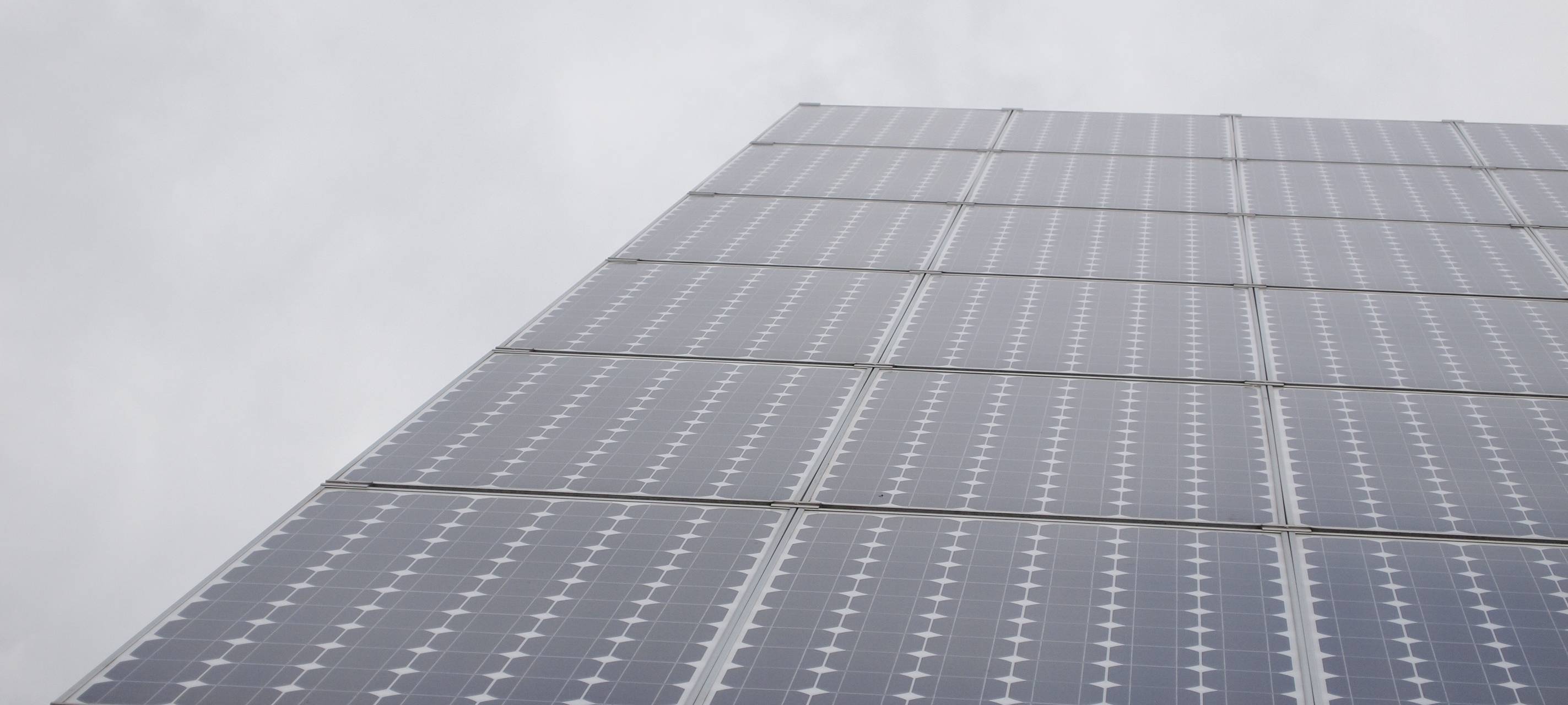 Erneuerbare Energie in jedem zweiten Neubau-Wohnhaus
