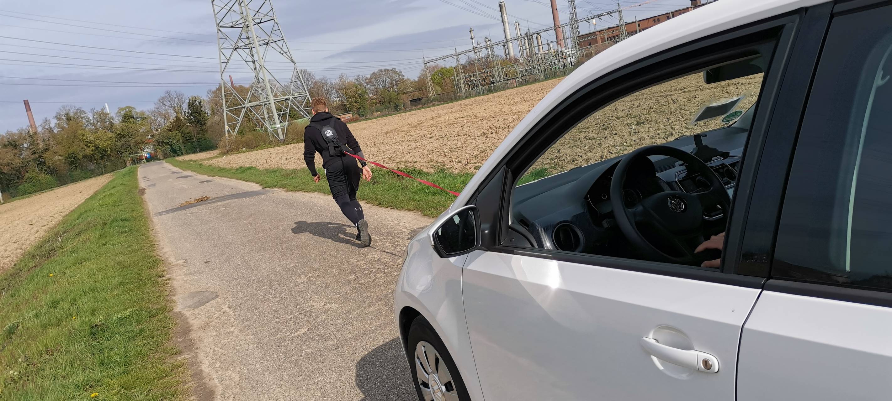 Guter Zweck: Wesselinger zieht Auto