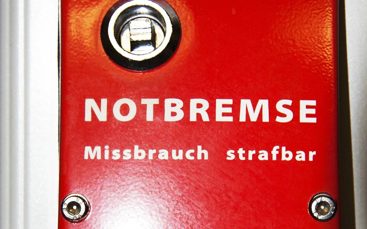 emergency-brake-68812_1920.jpg&crop=0x312x1280x799&resize=1280x799&dt=202104131234030