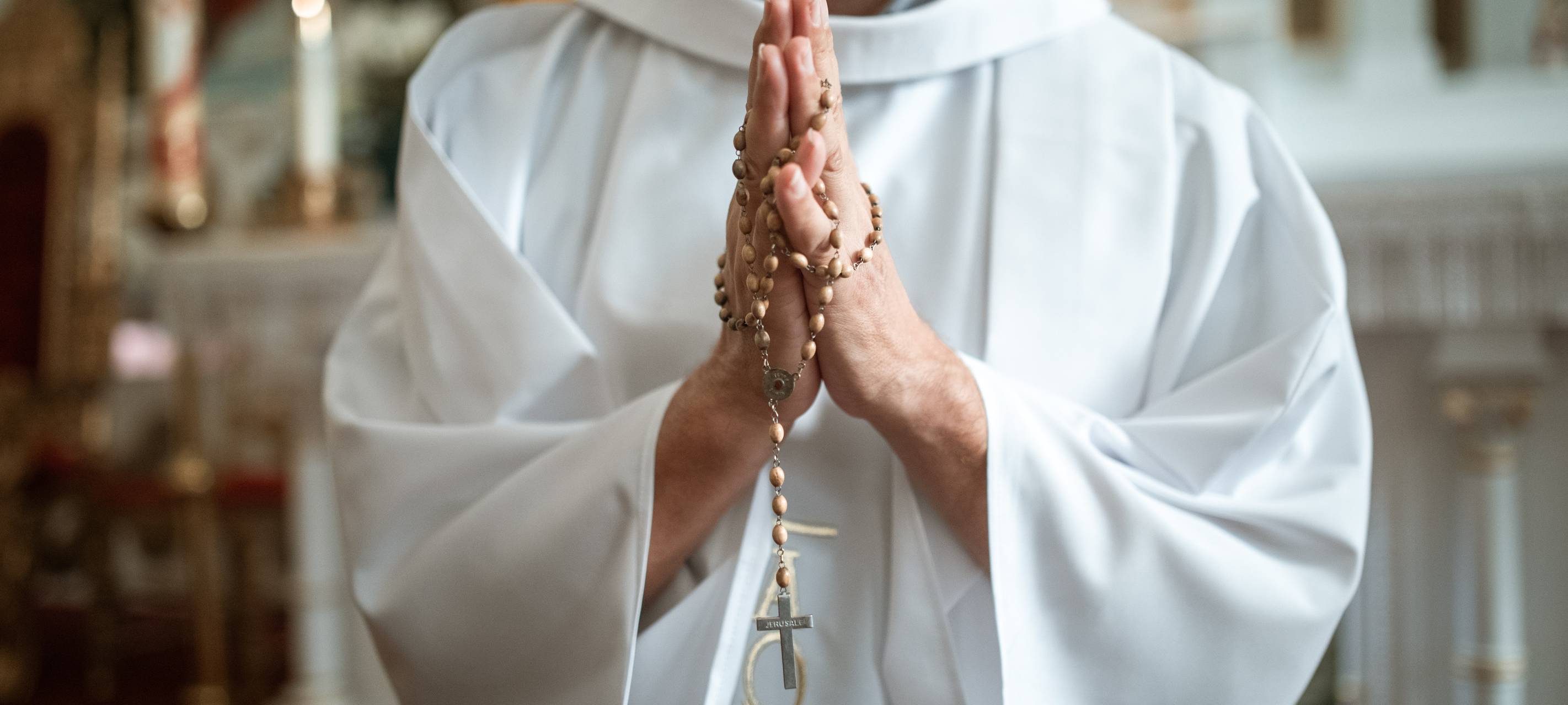 Köln: Erzbistum zahlt Schulden eines Priesters