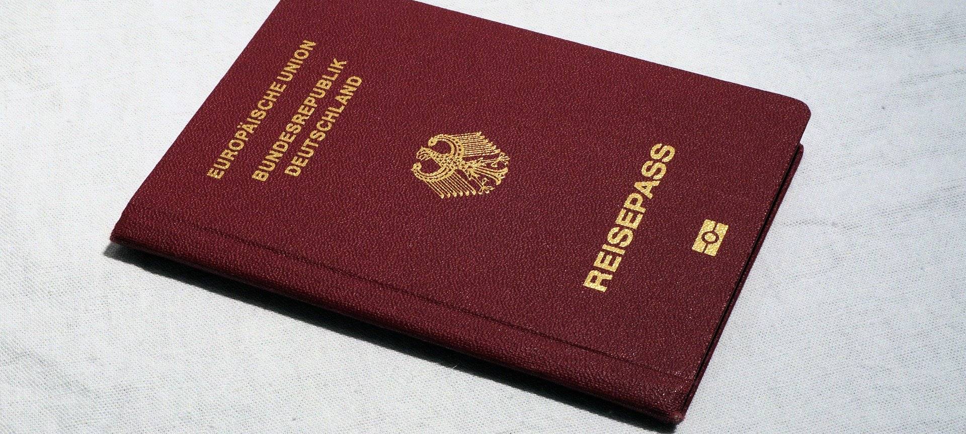 Brühl: Frühzeitig Ausweise für den Urlaub checken