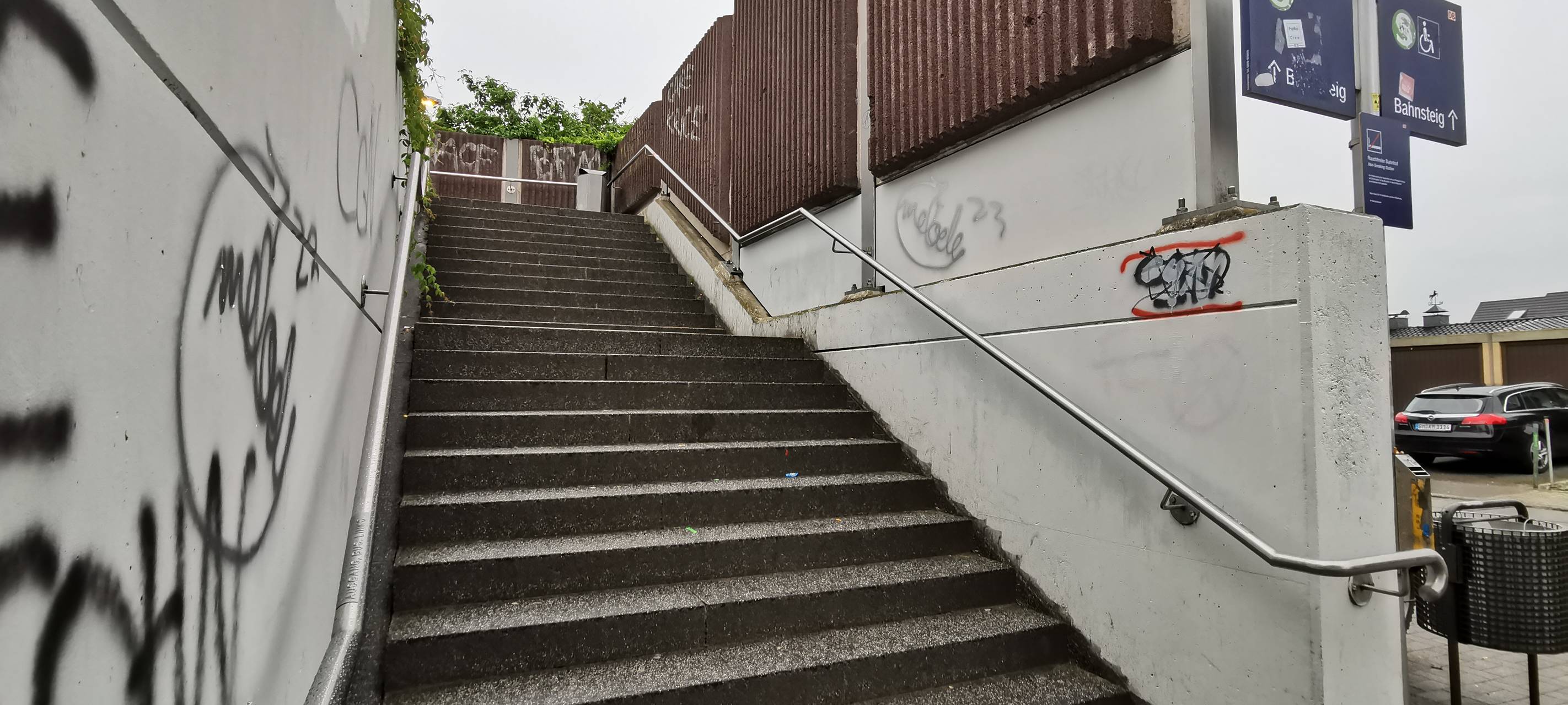 Rhein-Erft: Bahnhöfe kommen in neuem Bericht nicht gut weg