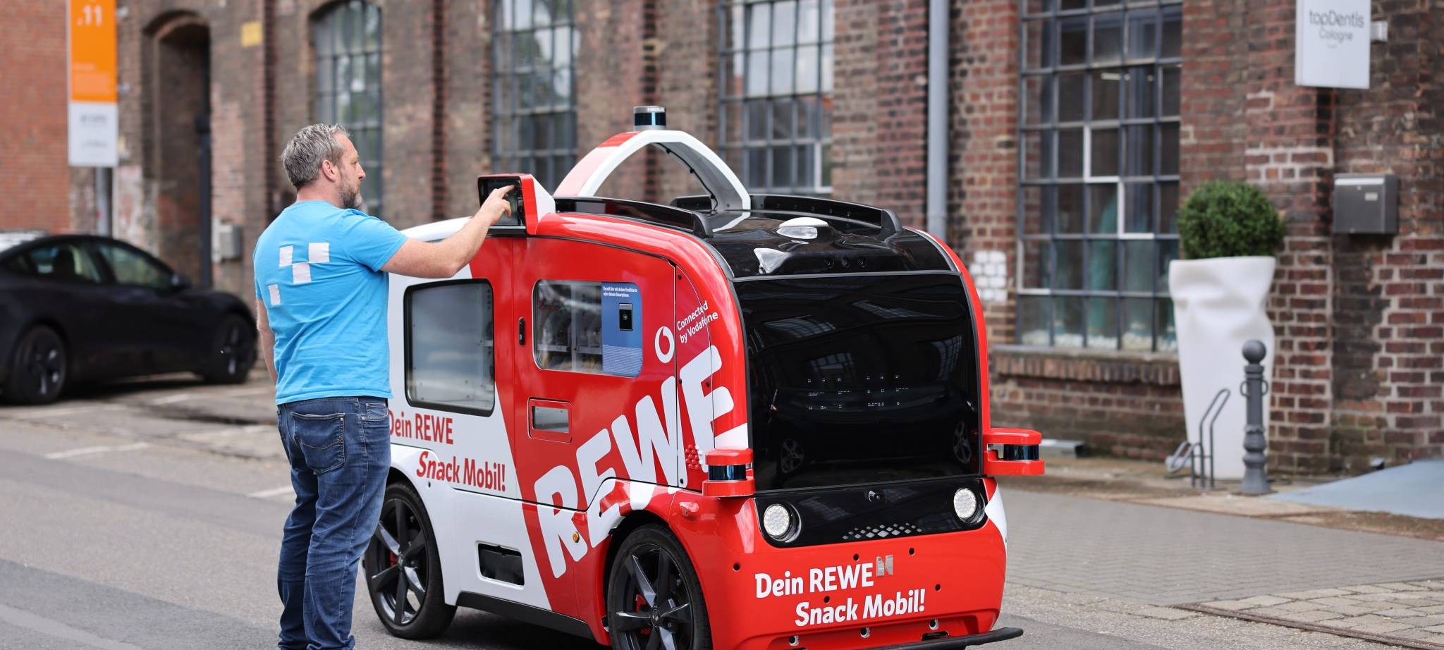 Köln: Rollender Kiosk fährt autonom durch Köln