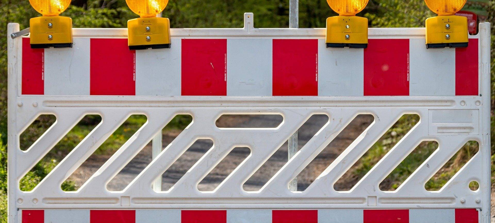 Weiter Sperrung nach Wasserrohrbruch in Köln-Rodenkirchen