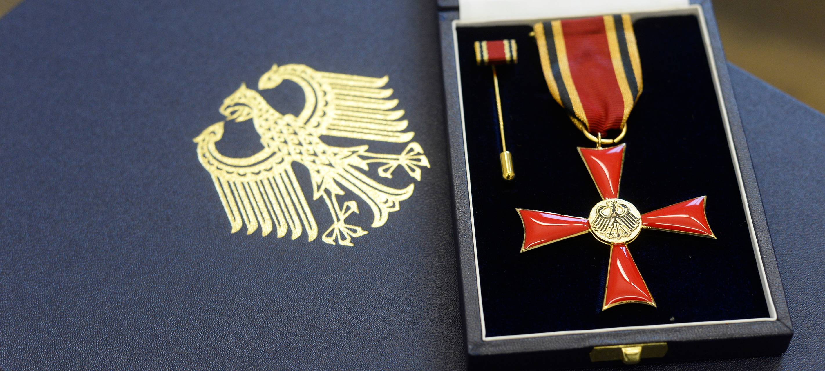 Brühler Fatih Türk erhält Bundesverdienstkreuz