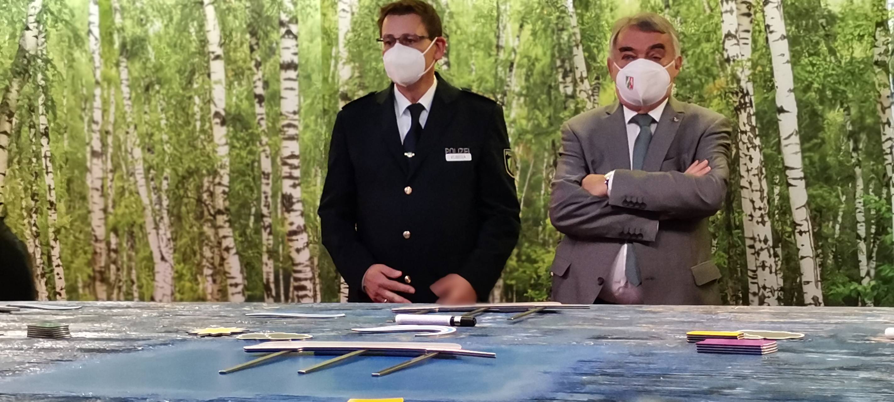 Brühl: Reul eröffnet Polizei-Projekt
