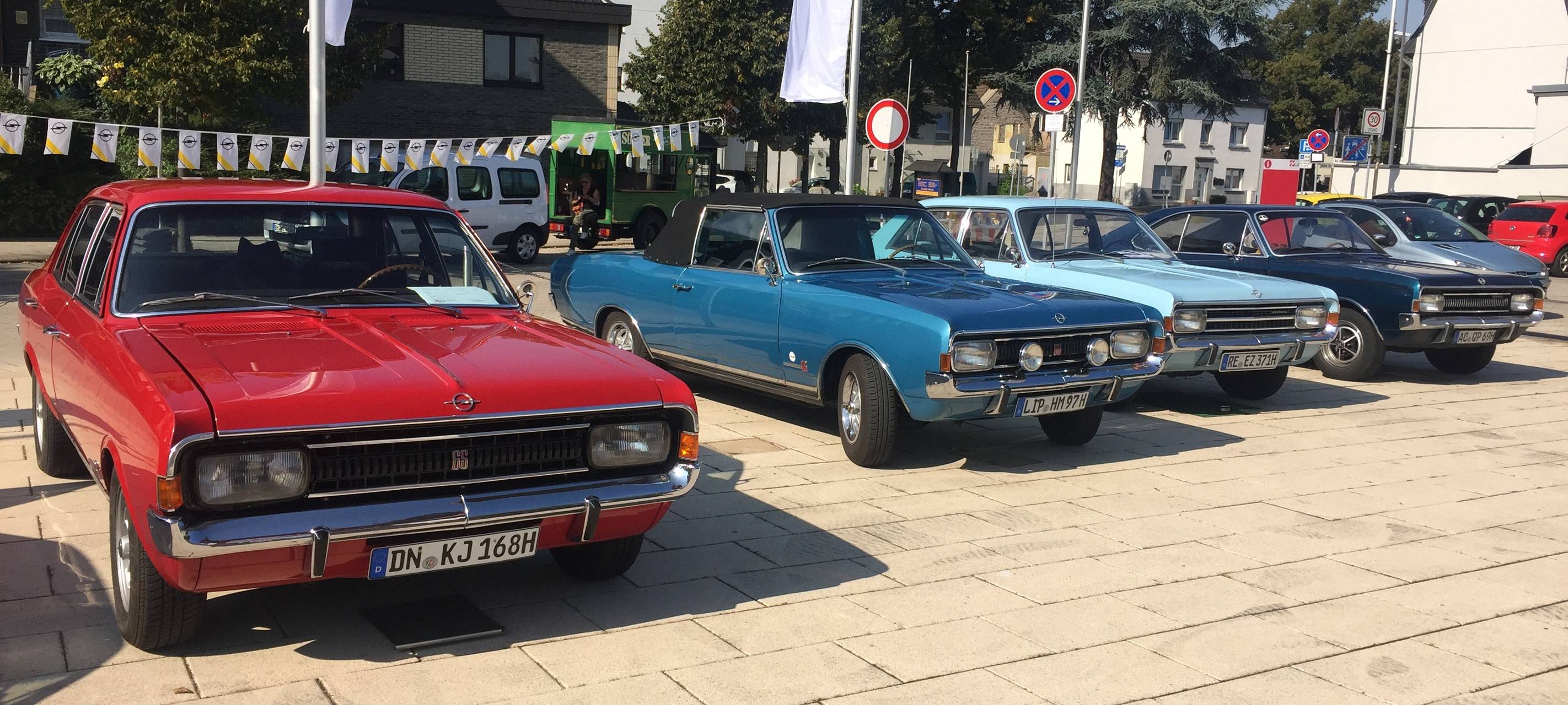 Wesseling: Oldtimer-Treff und Musik bei Kerzenschein