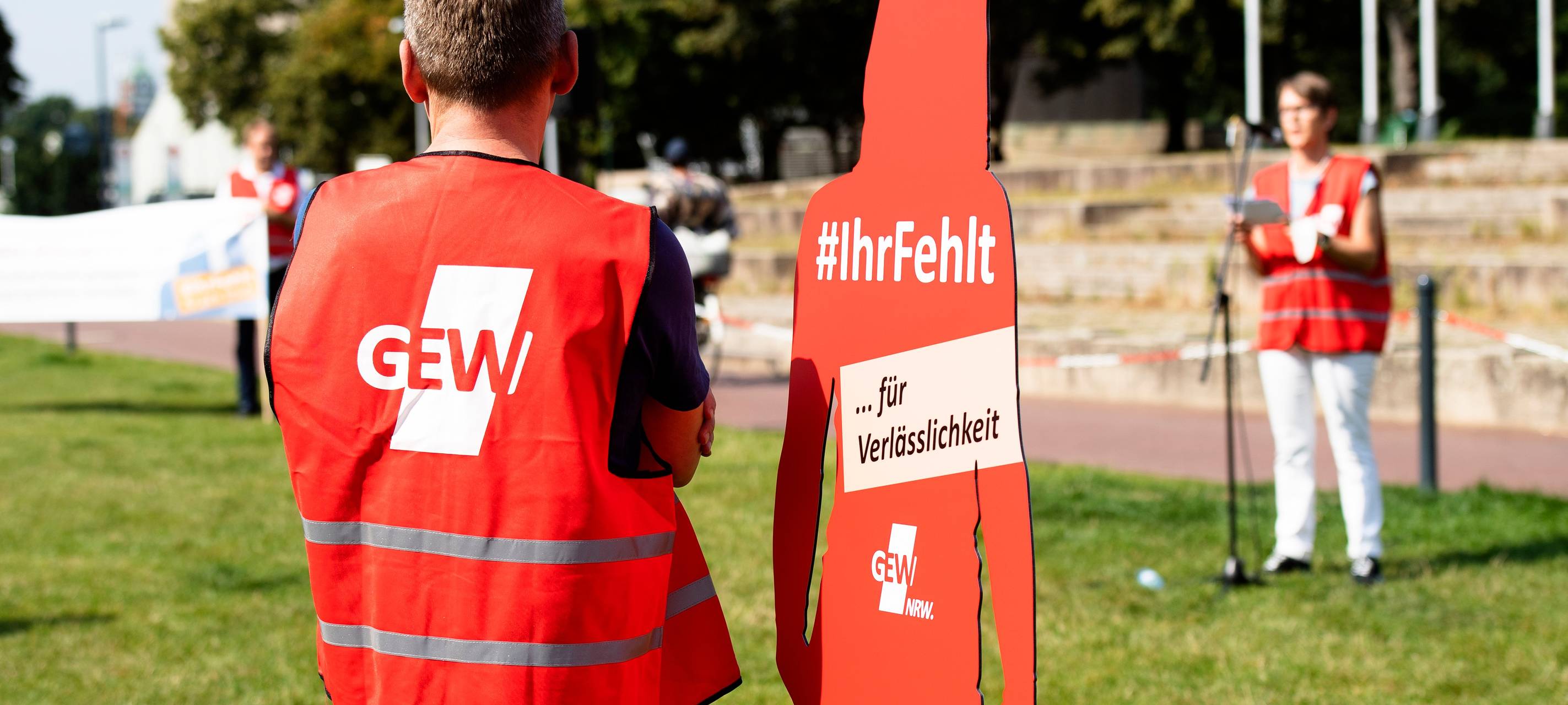 Köln: #IhrFehlt für gute Schule - Protest der Gewerkschaft