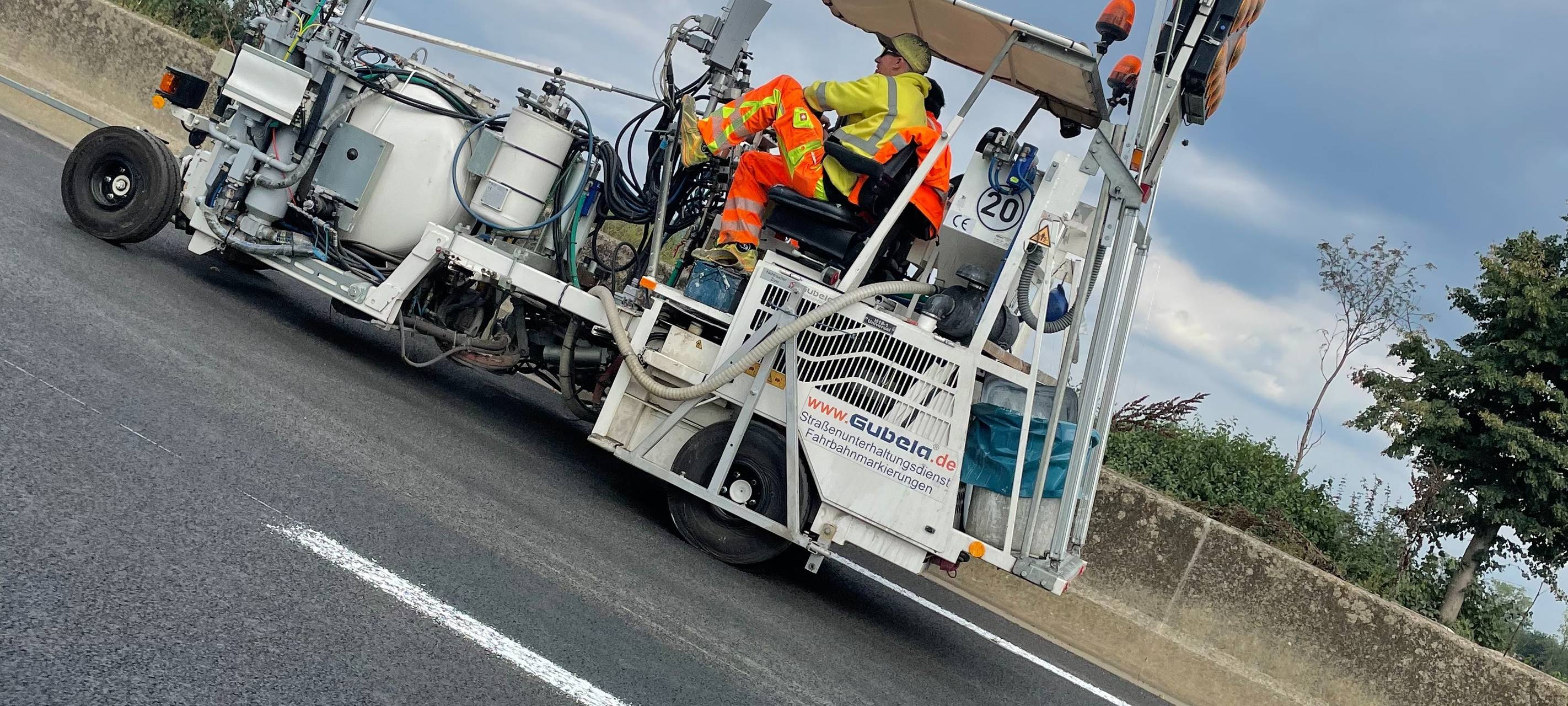 A61: Markierungsarbeiten gehen in die Verlängerung