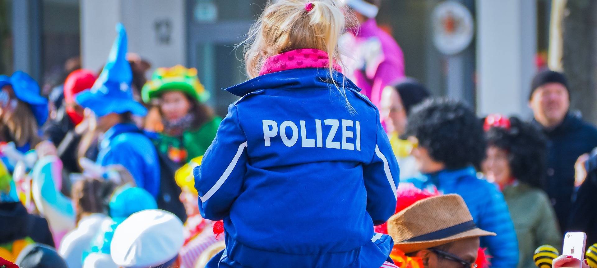 Rhein-Erft/Köln: Weiberfastnacht beschert Polizei Arbeit