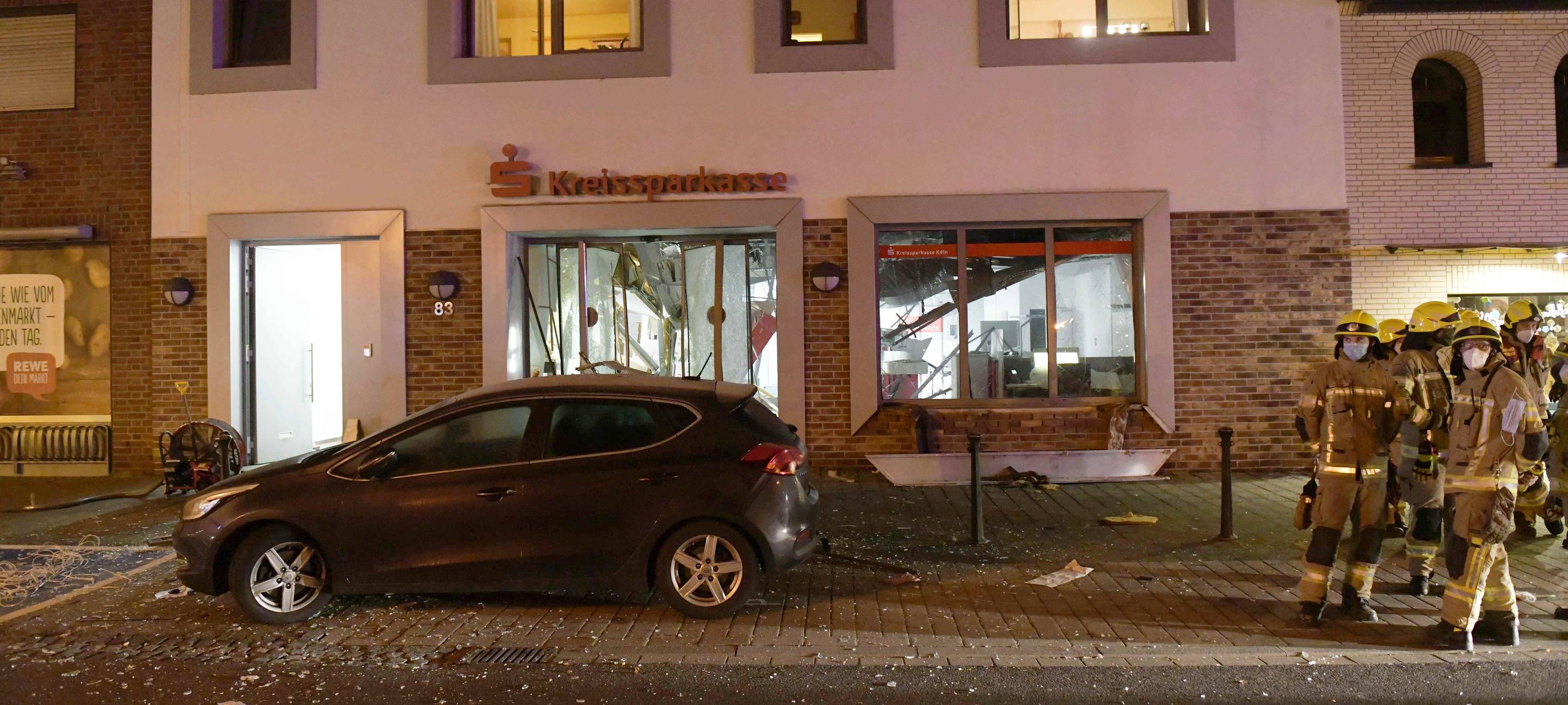 Pulheim: Nach Sprengung kommt rollende Sparkassenfiliale
