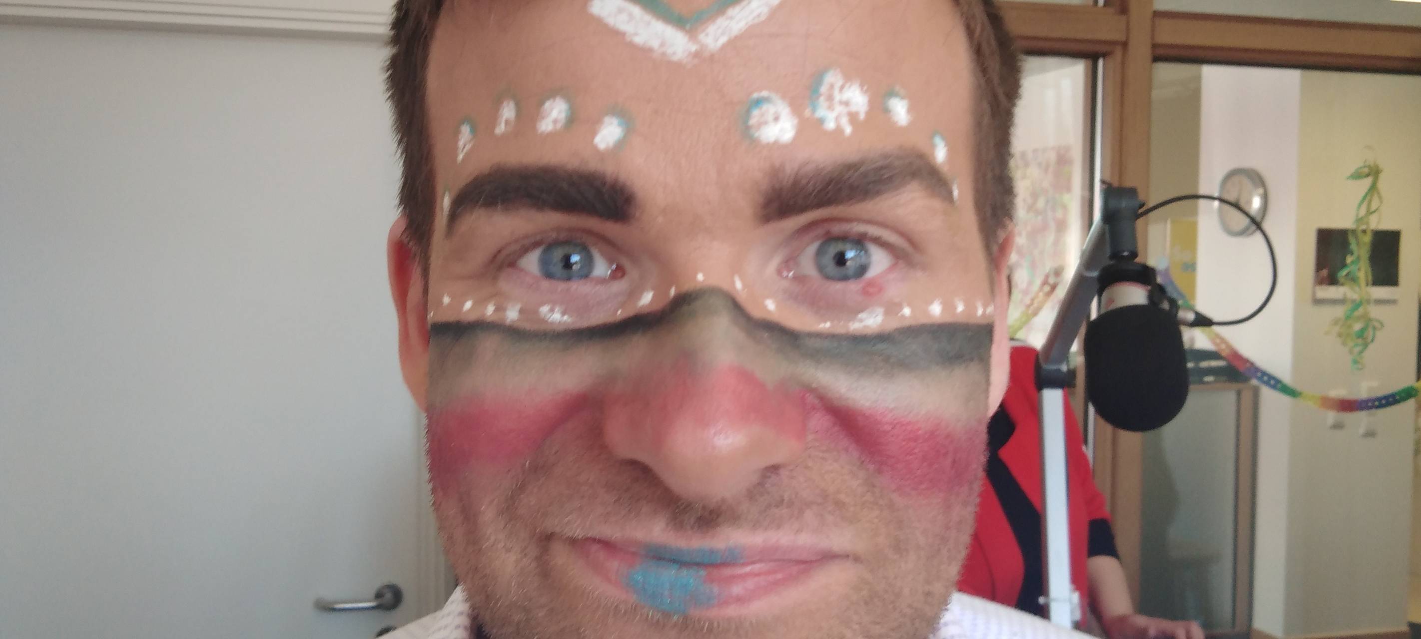 Indianer Schminktutorial mit Christian
