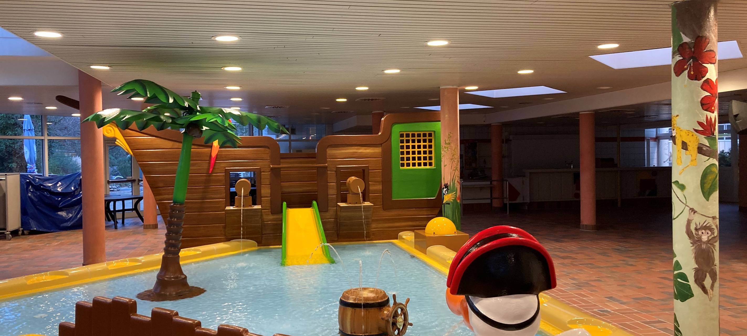 Brühl: Piratenschiff im KarlsBad einsatzbereit