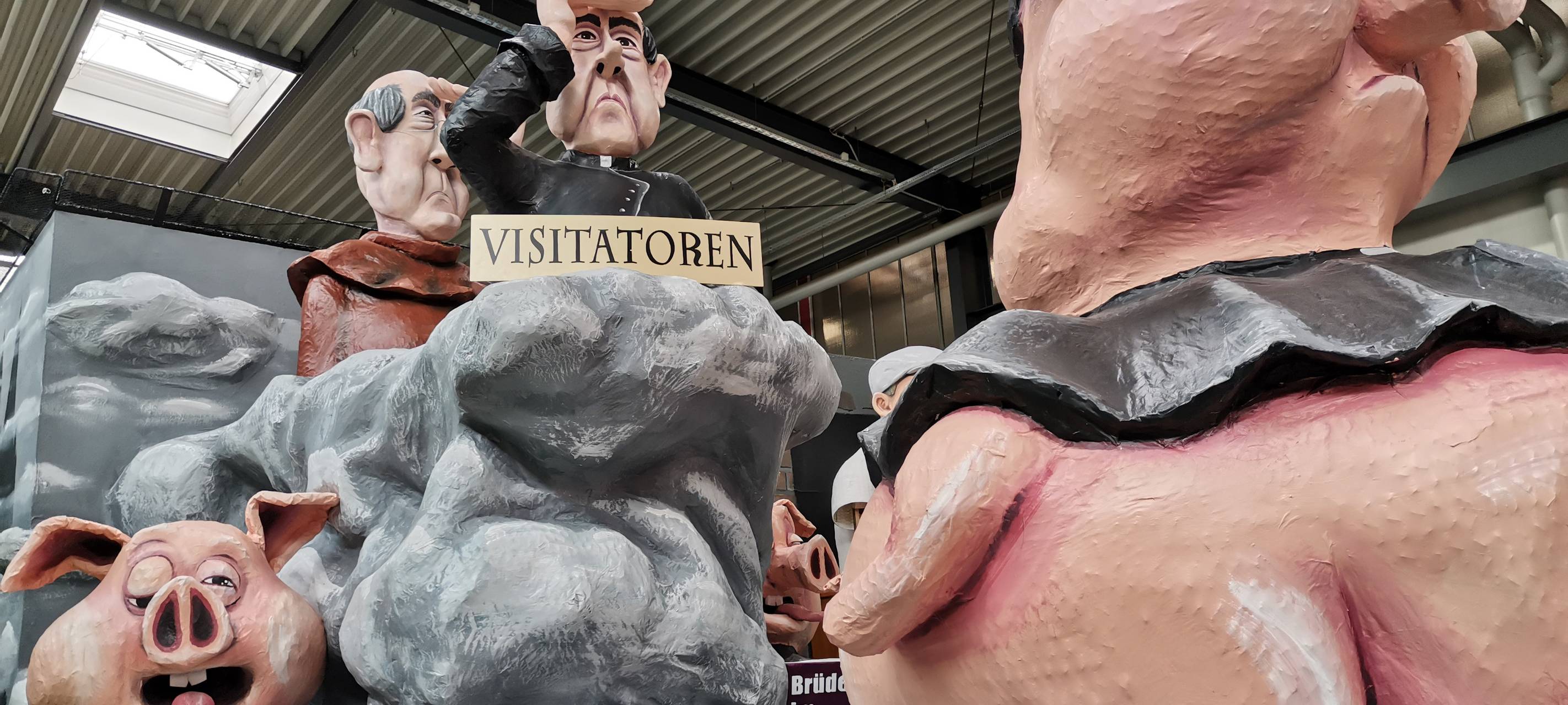 Köln: Festkomitee stellt Rosenmontagswagen vor