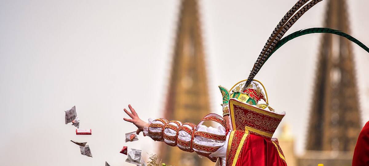 Köln: Dreigestirn bezieht die Hofburg