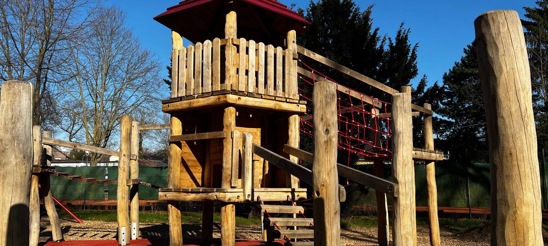 Bedburg: Spielplatz im Schlosspark kann bespielt werden