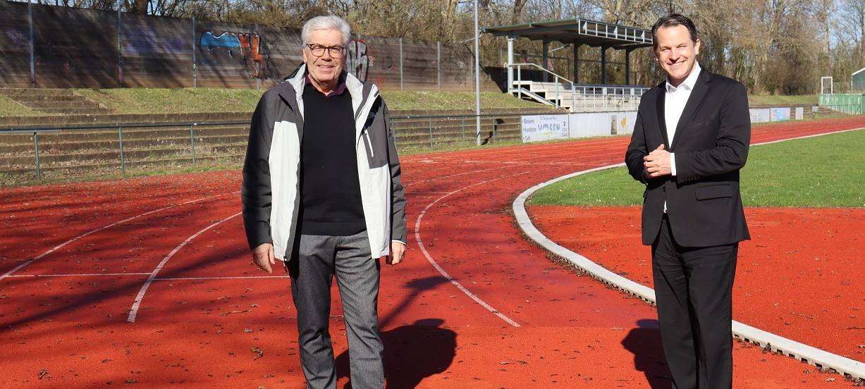 Pulheim: Tartanbahn für rund 30.000 Euro saniert