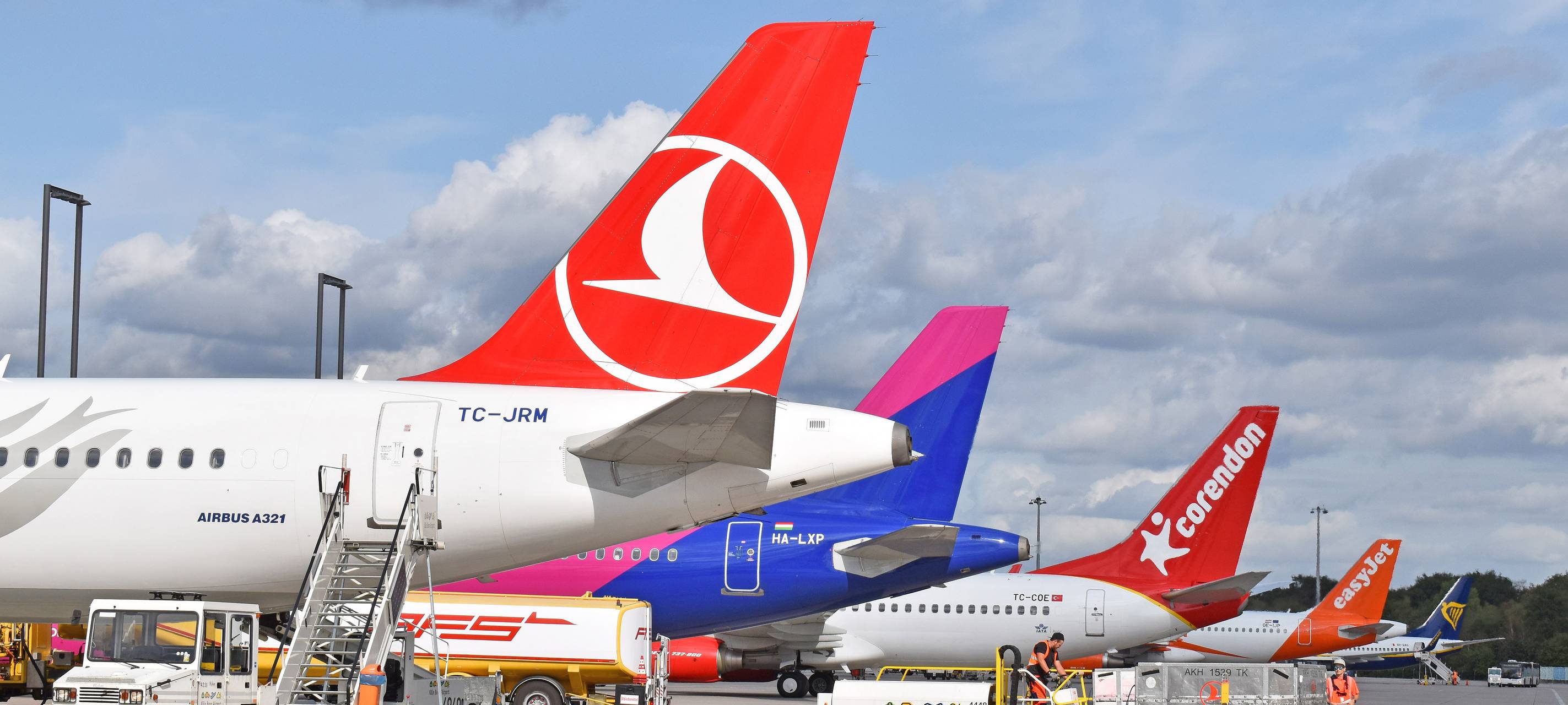 Köln: Stimmung am Flughafen wegen Menschenmassen angespannt