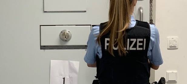 Köln: Mann soll Frau in U-Bahnstation verprügelt haben