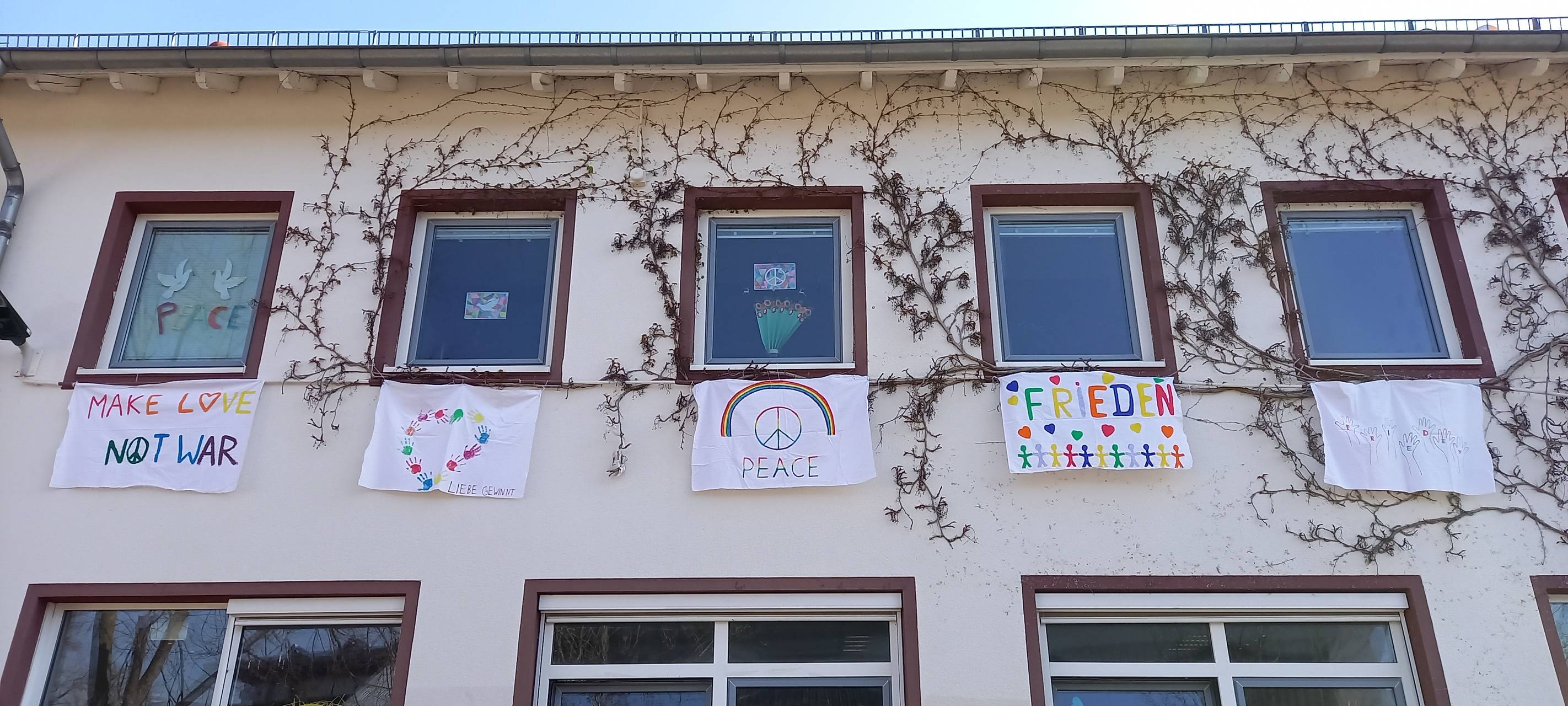 Kerpen: Friedensaktionen an zwei Grundschulen