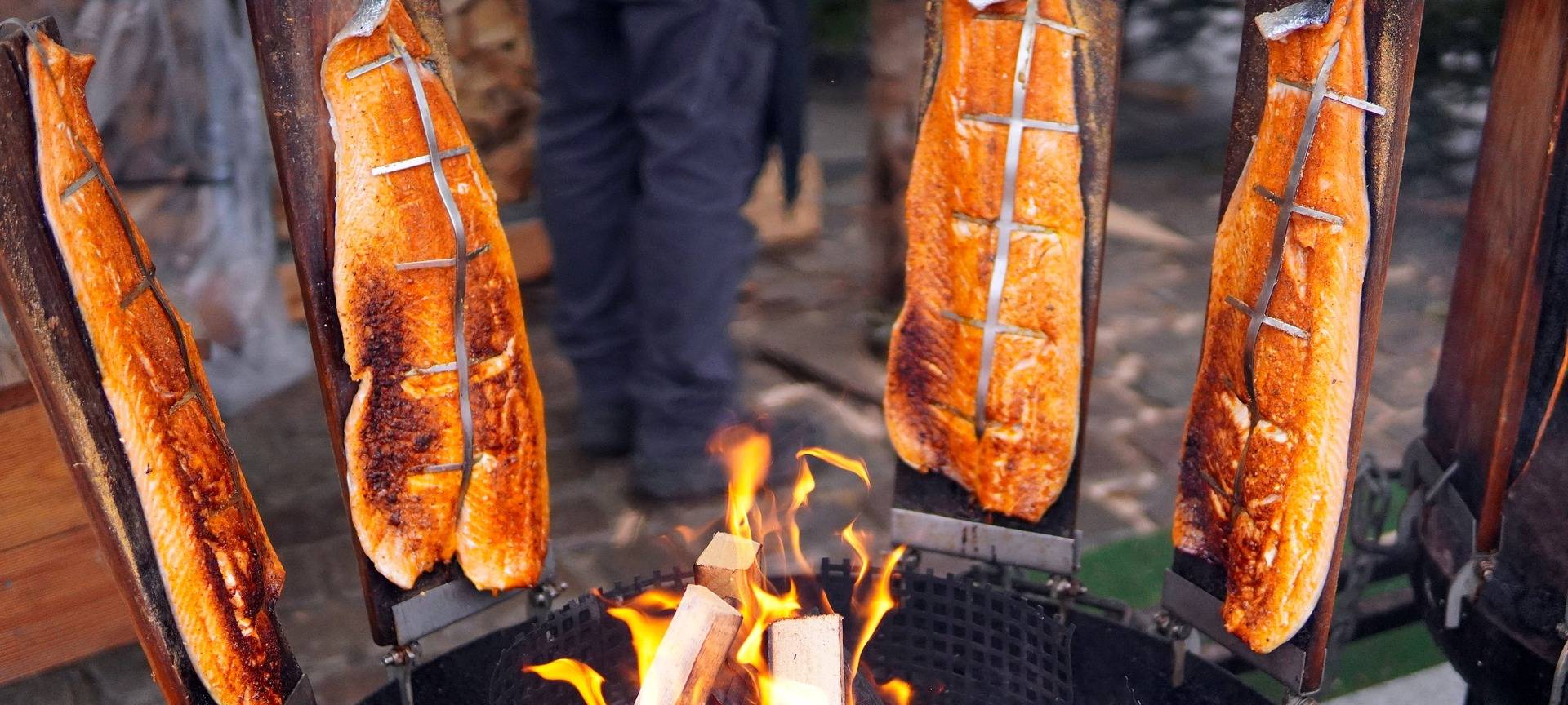 Köln: 60 Händler auf dem Kölner Fischmarkt am Tanzbrunnen