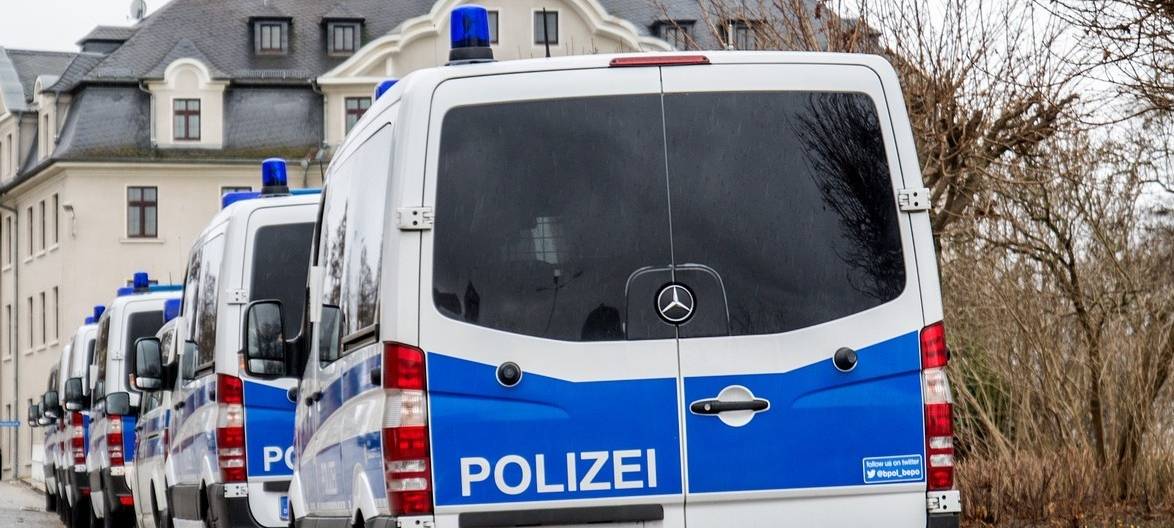 Razzia in Köln-Kalk: Waffen und Drogen entdeckt