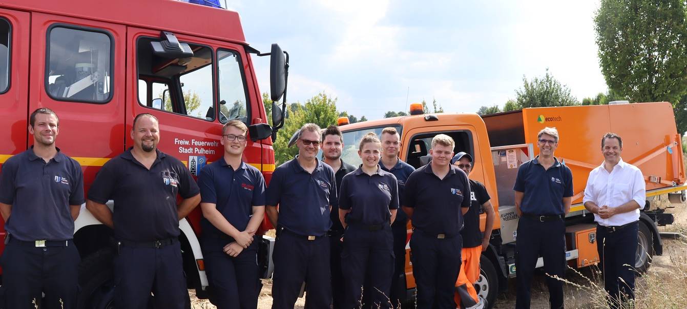 Pulheim: Freiwillige Feuerwehr gießt Bäume